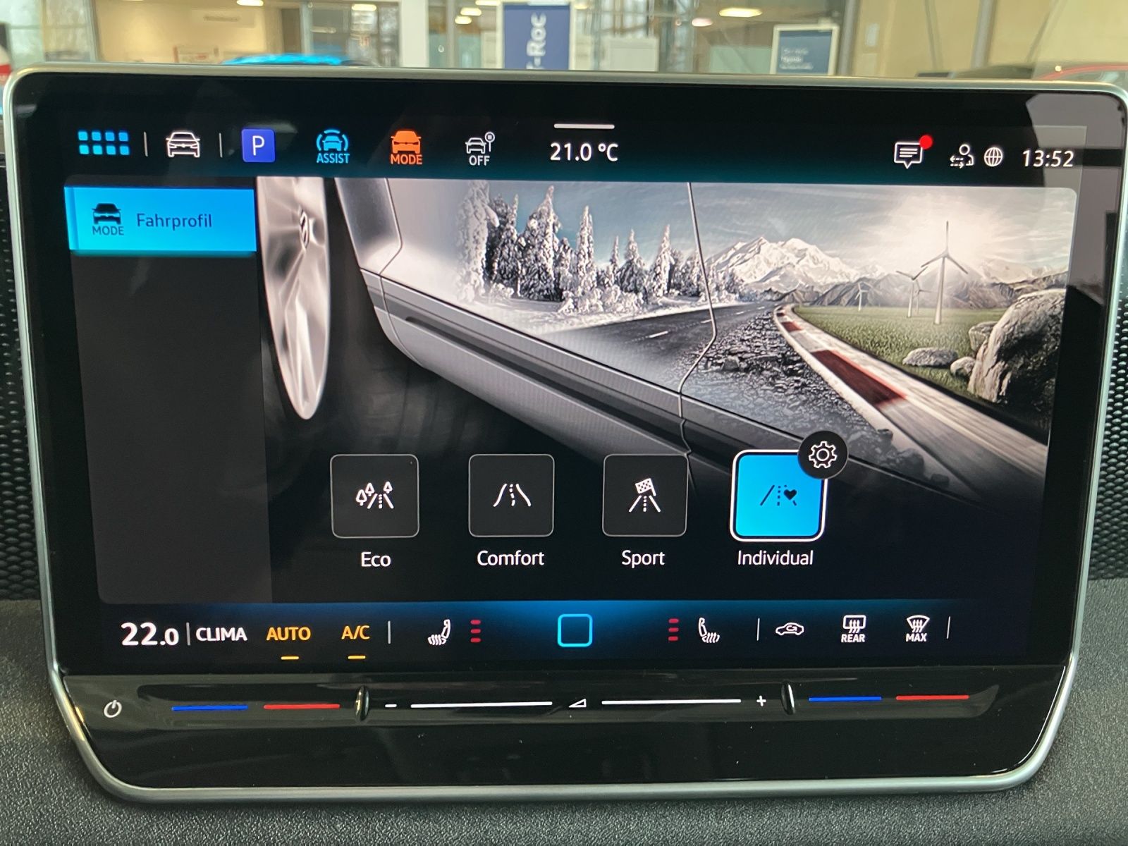 Fahrzeugabbildung Volkswagen Tiguan eTSI  DSG LED AHK RFK