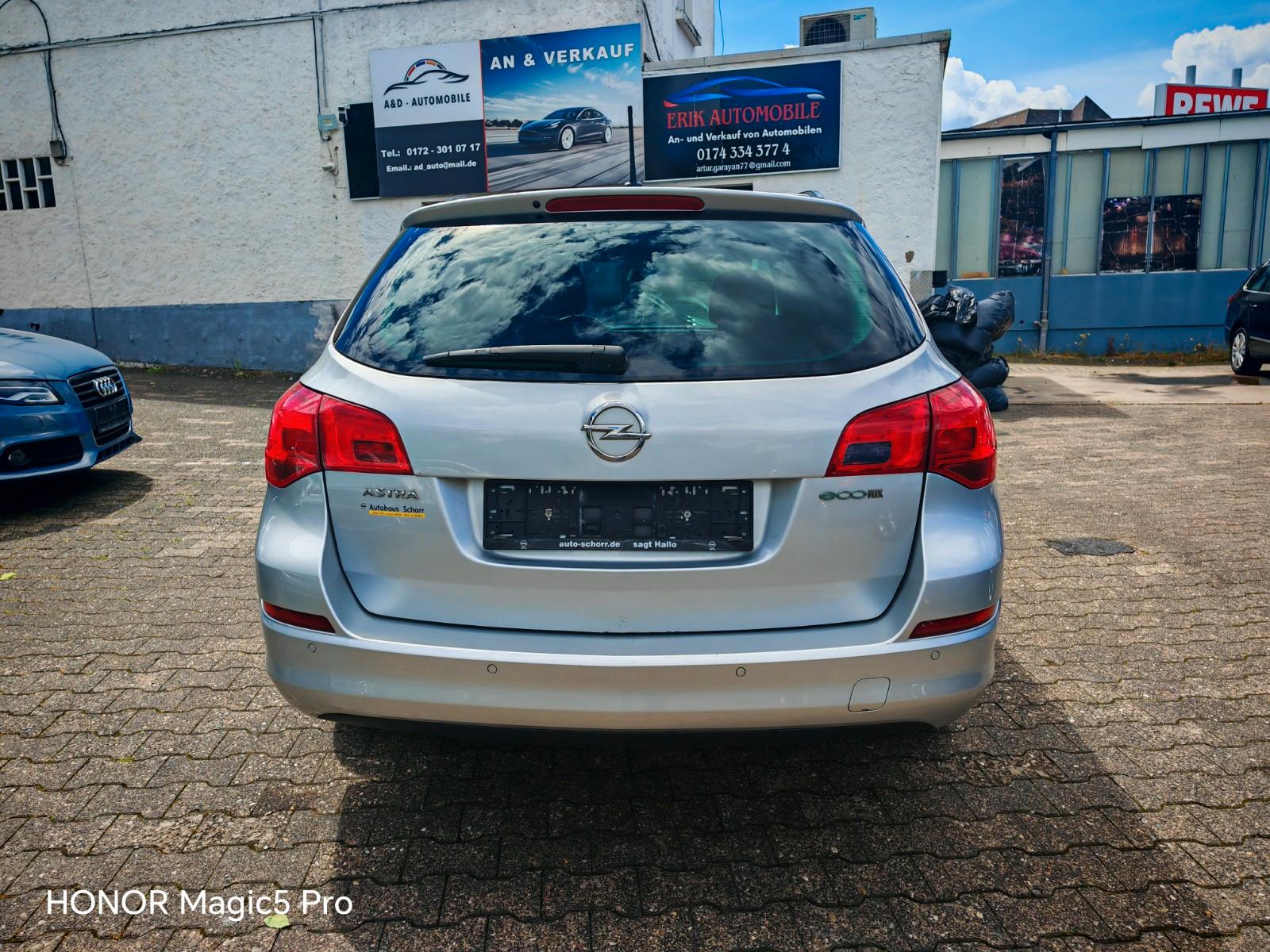 Opel Astra 2011 — photo 6