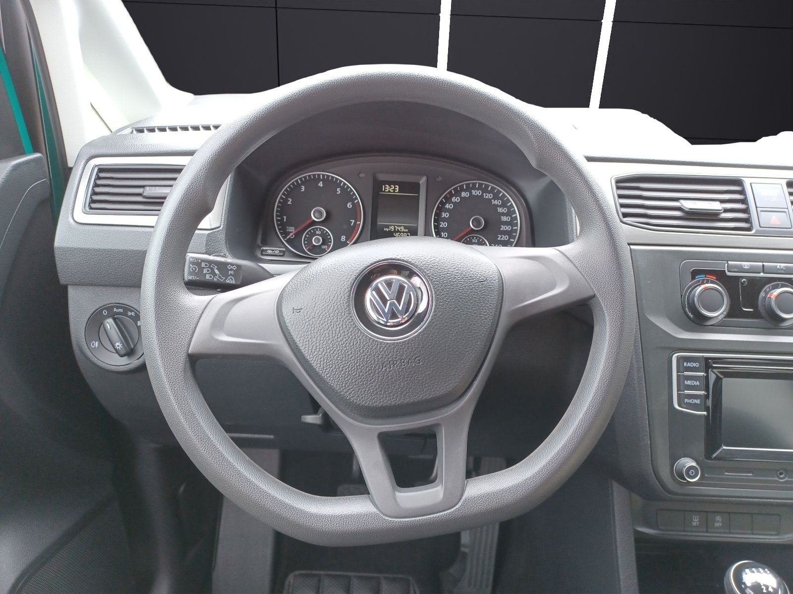 Fahrzeugabbildung Volkswagen Caddy Kombi TSI 7-Si Klima GRA PDC