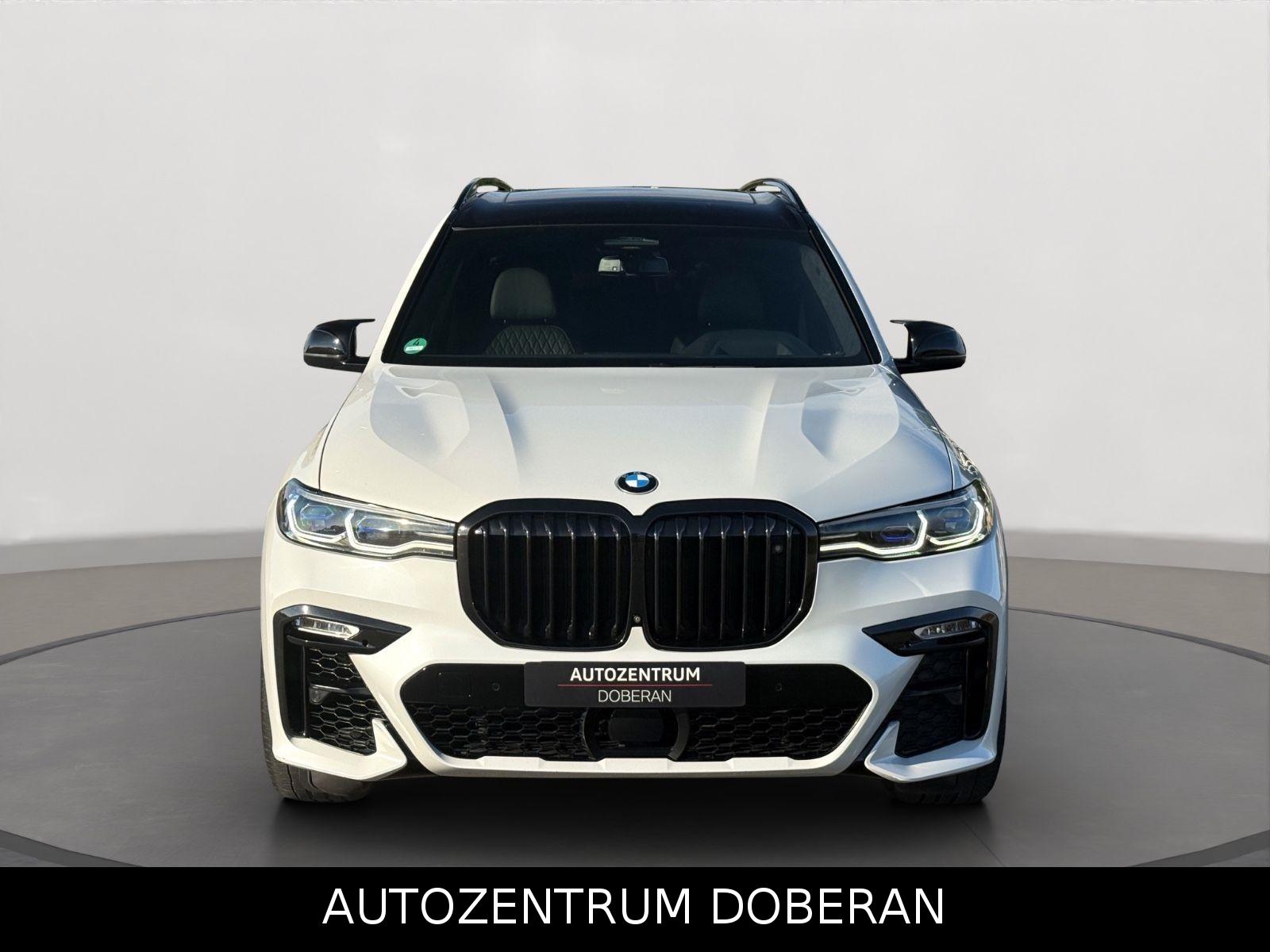 BMW X7 M50d SkyLounge Night B&W Laser Sthz Softclose