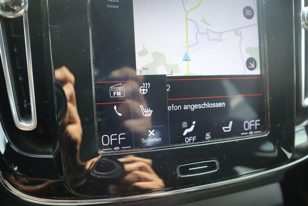 Volvo XC40 T4 AWD Geartronic R-Design|NAVI|R-CAM|BLIS|