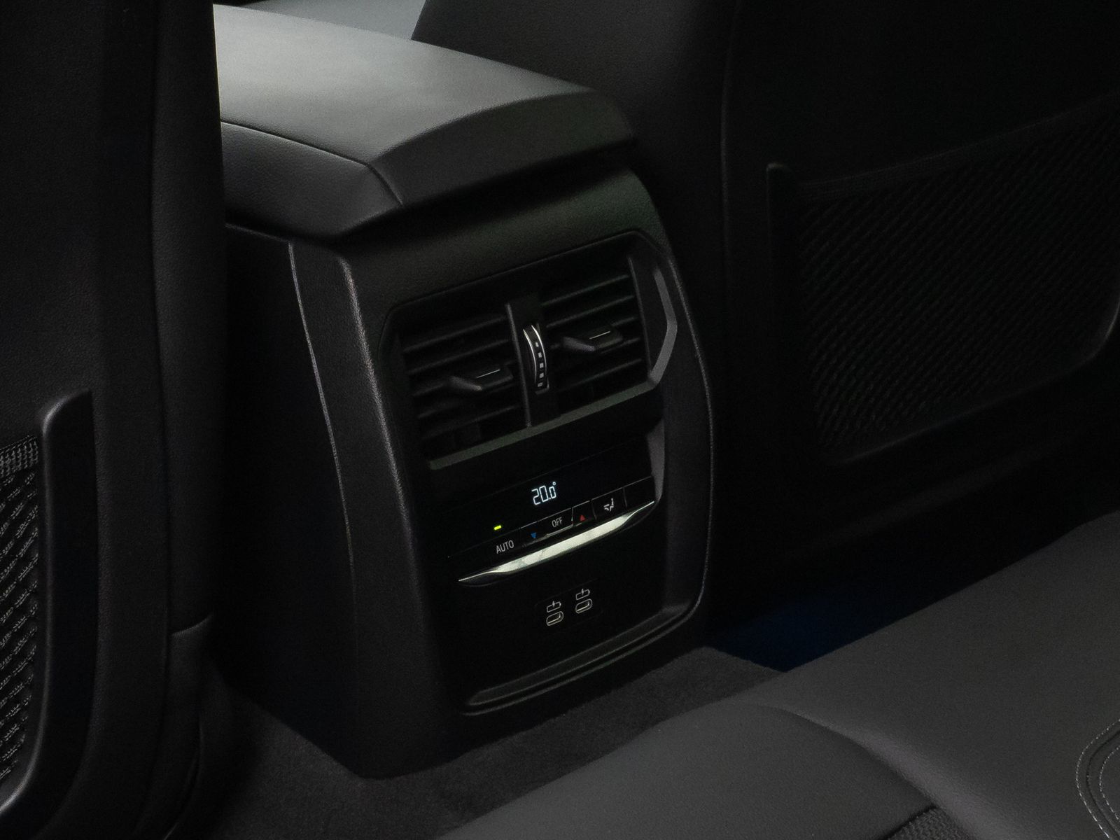 Fahrzeugabbildung BMW 320i DAB Leder MSport AHK Lenkradheizung Sport