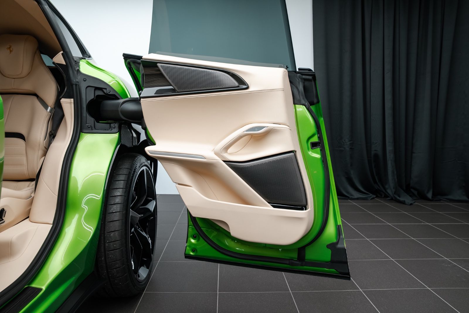 Fahrzeugabbildung Ferrari Purosangue LP NET 540K/FULL CARBON/LIFT/MASSAGE