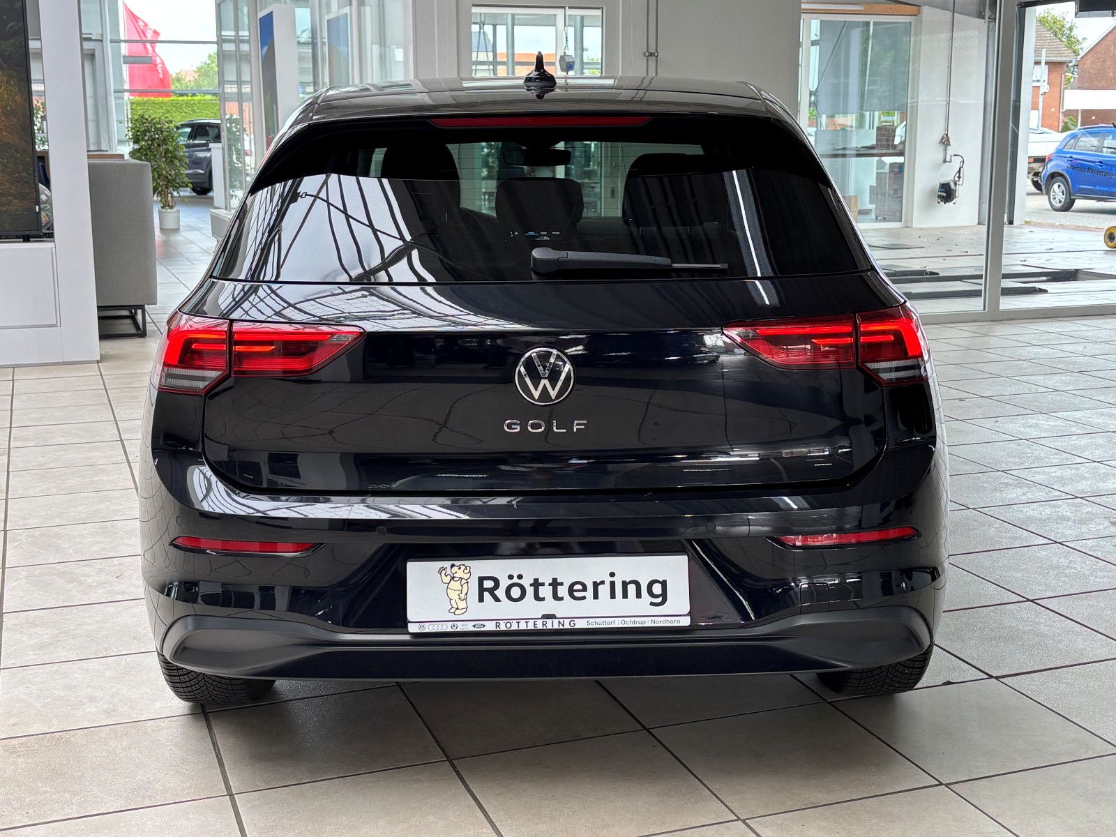Fahrzeugabbildung Volkswagen Golf VIII Life + LED+NAVI+SHZ+LHZ+GJR