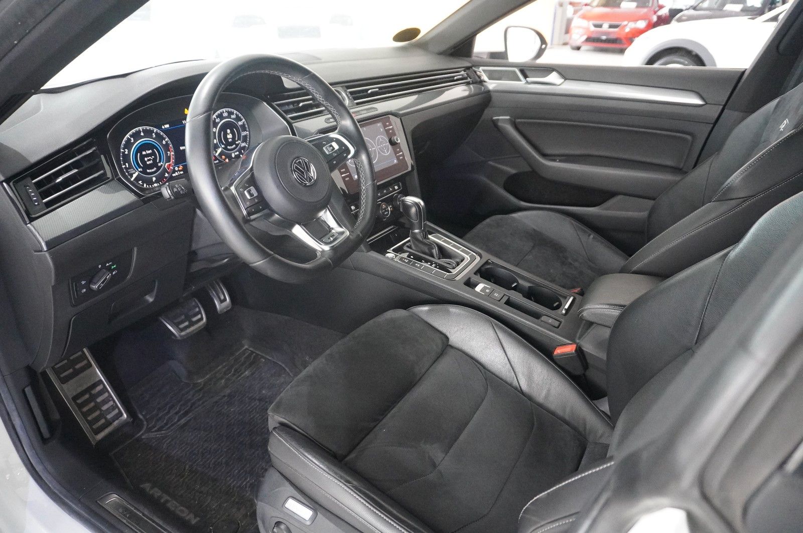 Fahrzeugabbildung Volkswagen Arteon 2.0 TSI R-LINE DSG NAVI/LED/KAMERA/VIRT.
