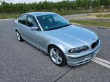 BMW E46 323i Automatik Bald Oldtimer bj98 - BMW 323 aus 1998