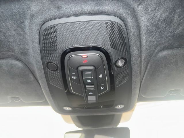 SQ8 TFSI PANO+AHK+MATRIX+MEMORY+23LM+B&O+HUD+STH