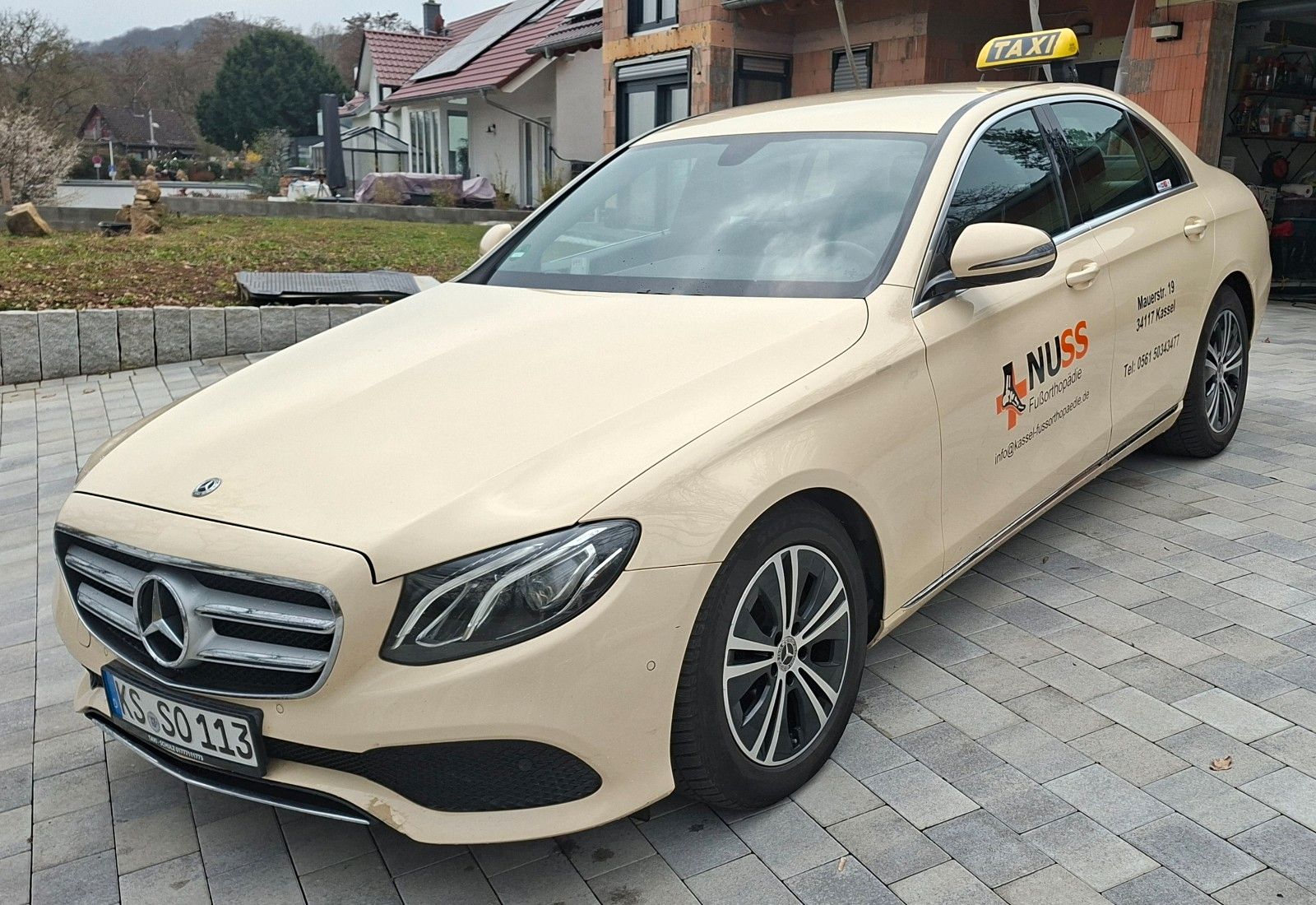 MERCEDES-BENZ E 200