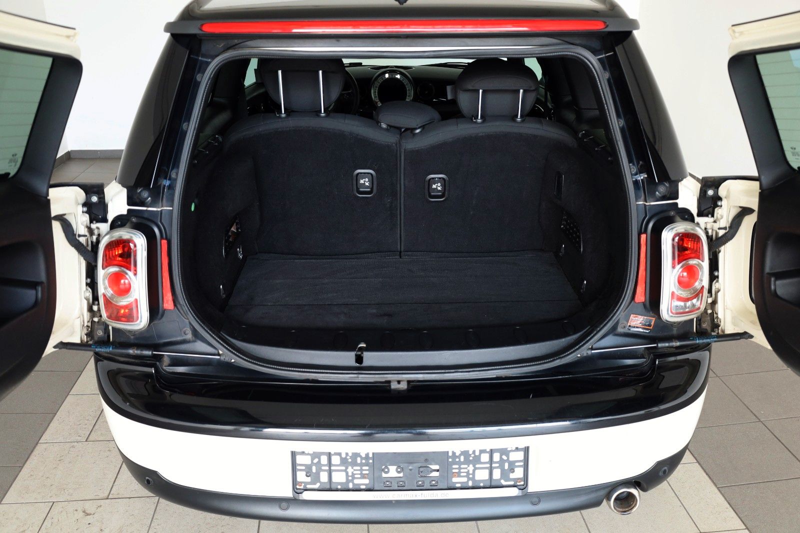 Fahrzeugabbildung MINI Clubman Cooper D T.Leder,Navi,Xenon,PanDach,SH