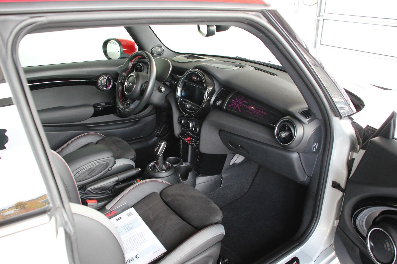 Fahrzeugabbildung MINI John Cooper Works