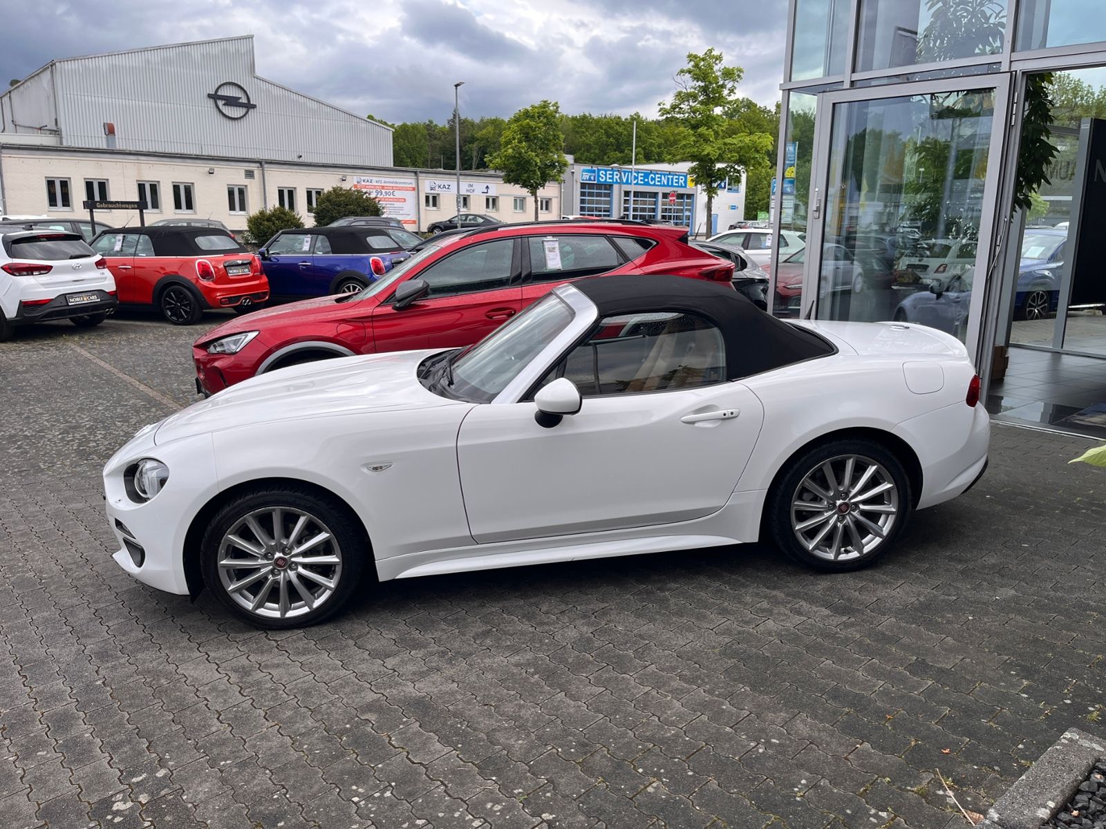 Fahrzeugabbildung Fiat 124 Spider Lusso KLIMA LED NAVI ALU