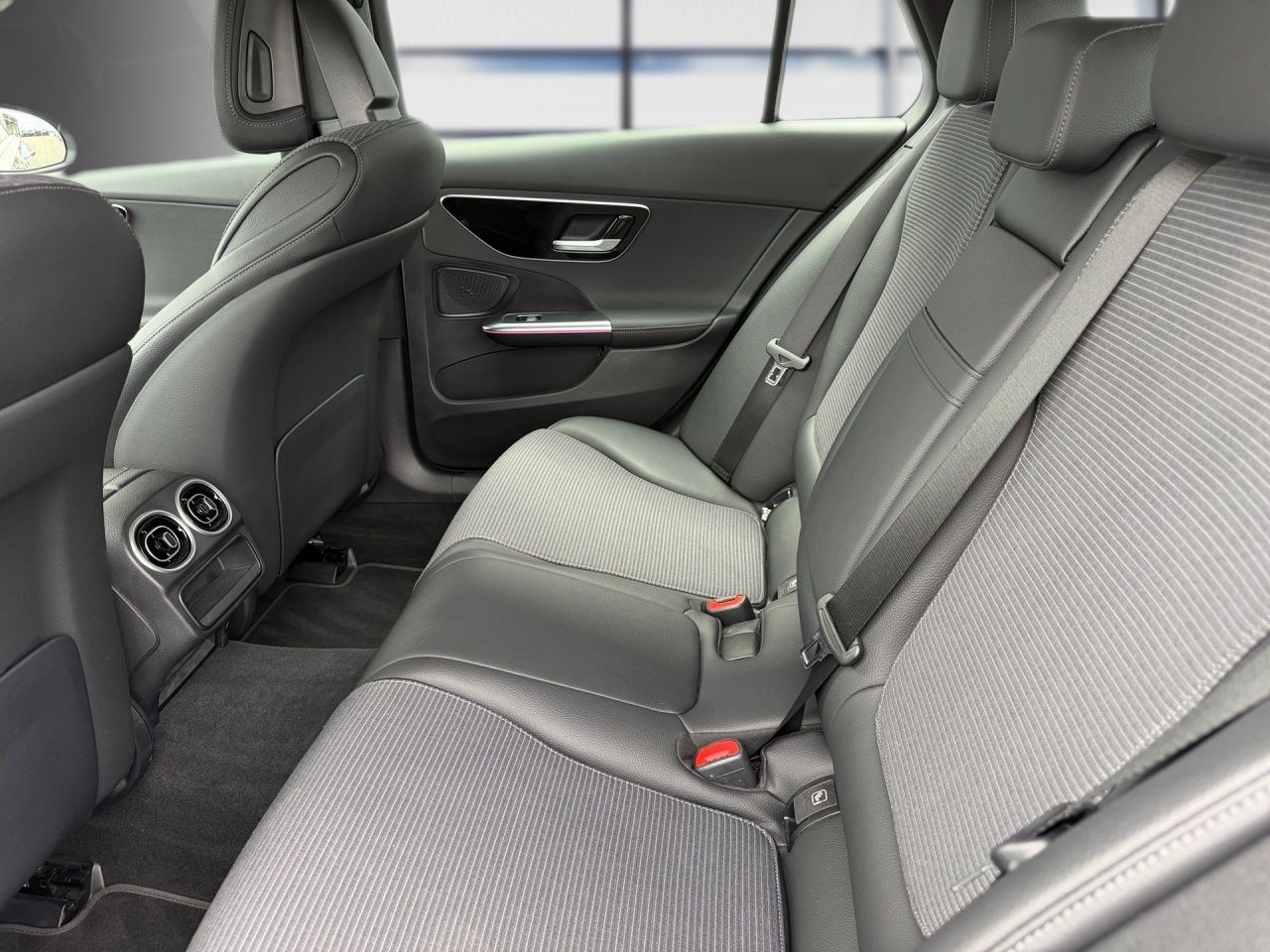 Fahrzeugabbildung Mercedes-Benz C 200 d T **AVANTGARDE*KAMERA*PREMIUM*DISTRONIC*