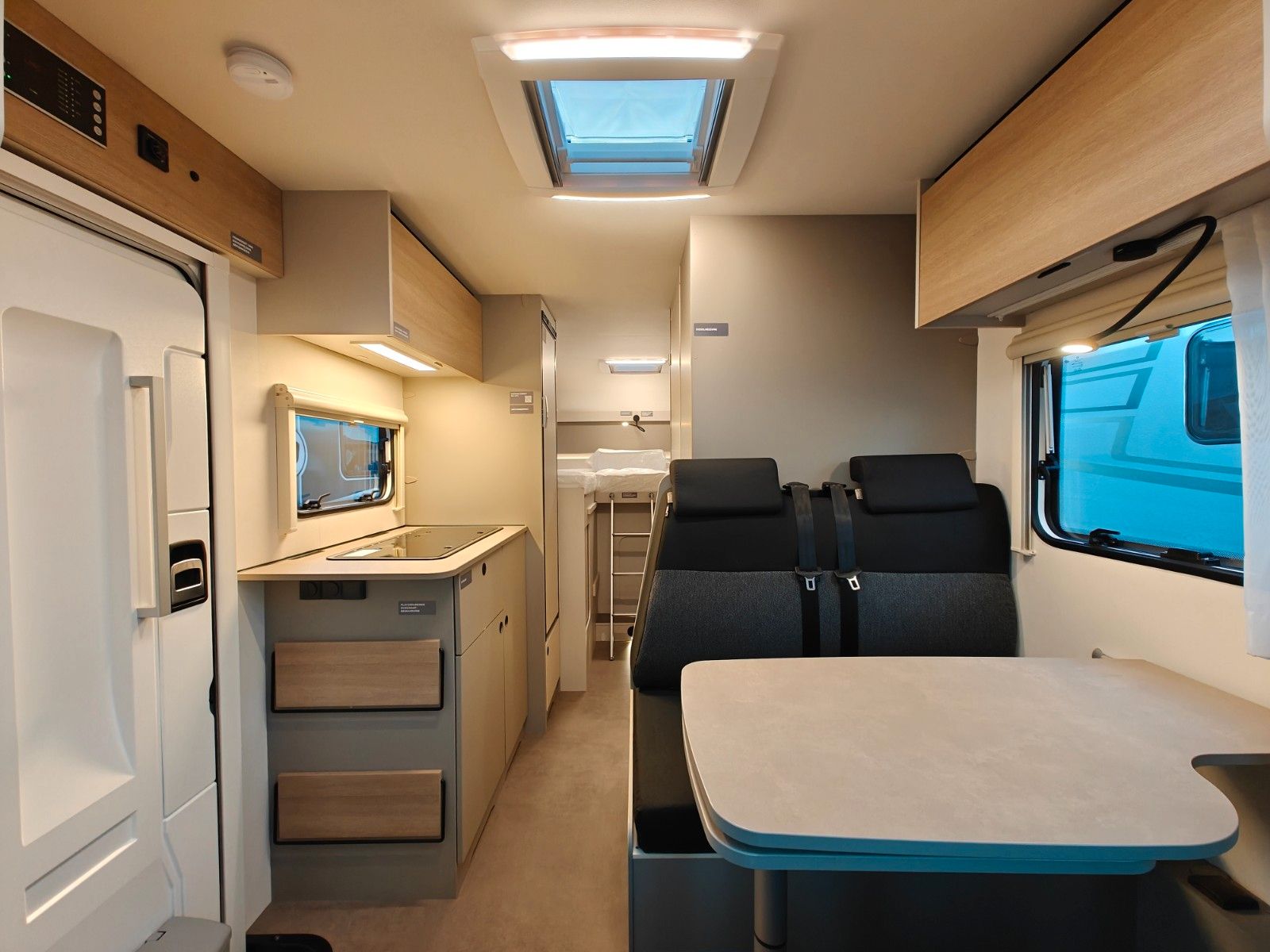 Fahrzeugabbildung LMC Tracer V 670 - Tracer Van Paket, 140PS, MJ2026 -