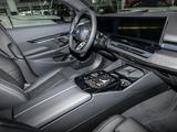 BMW i5 xDrive40 Limousine MSport + Pano + AHK + B/W - BMW i5 in Duisburg