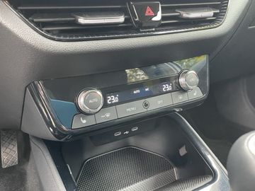 Skoda Fabia IV 1.0 TSI PDC SHZ CAM SMARTLINK ALU