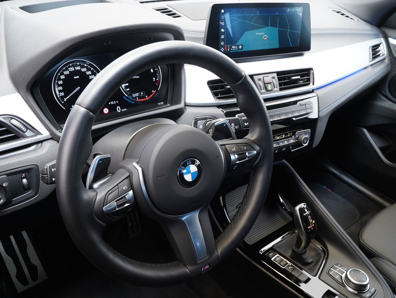 Fahrzeugabbildung BMW X2 sDrive 20 i M Sport LED/HEADUP/KEYLESS/KAMERA