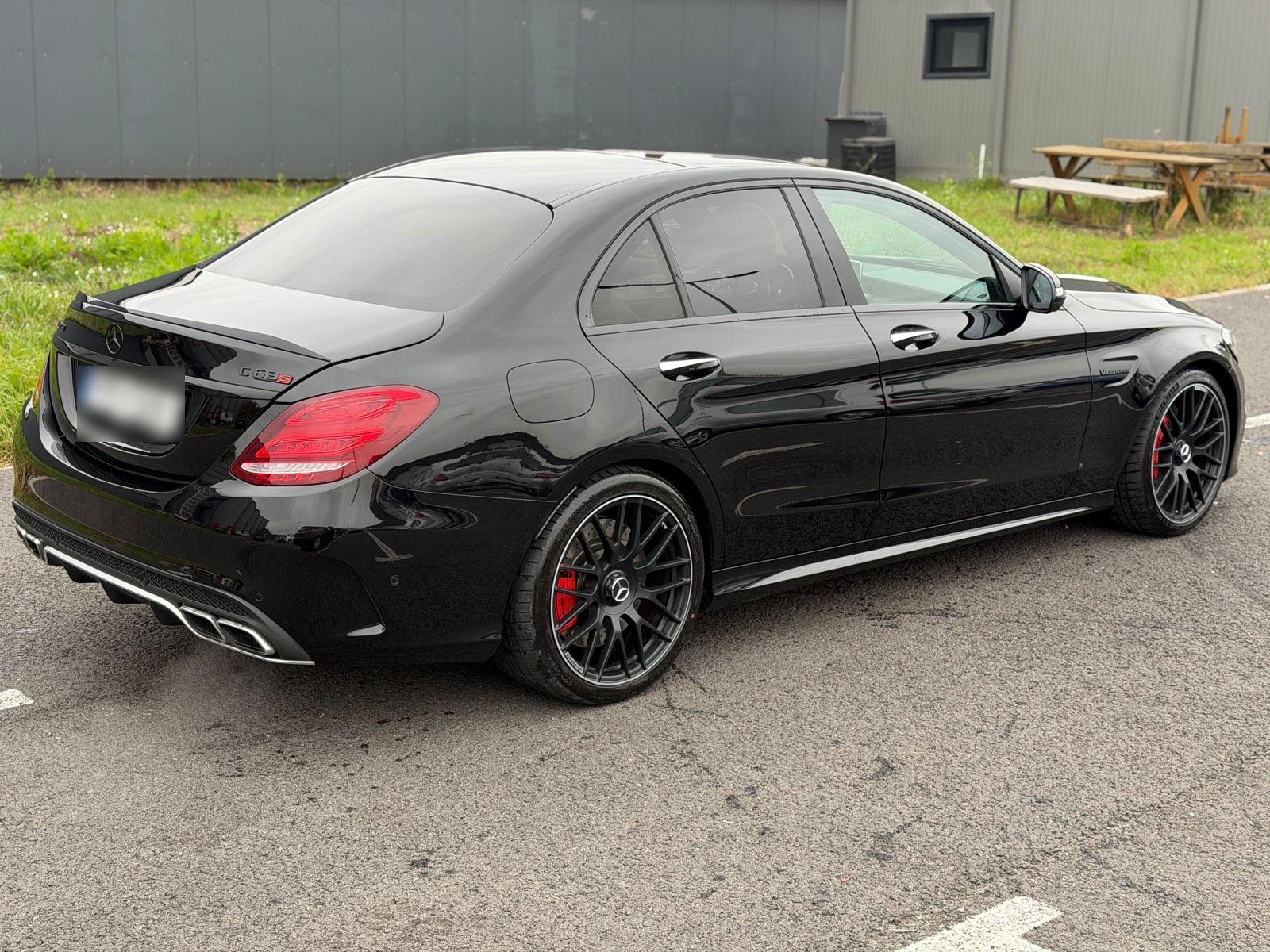 Mercedes-Benz C 63 AMG