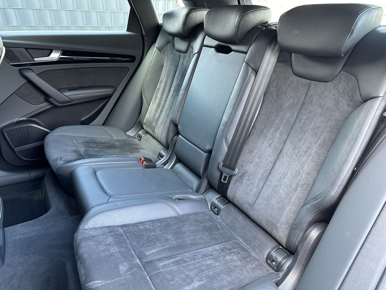 Fahrzeugabbildung Audi Q5 40 TDI Qu S-Line NAV+LED+B&O+TEMPOMAT+19ZOLL