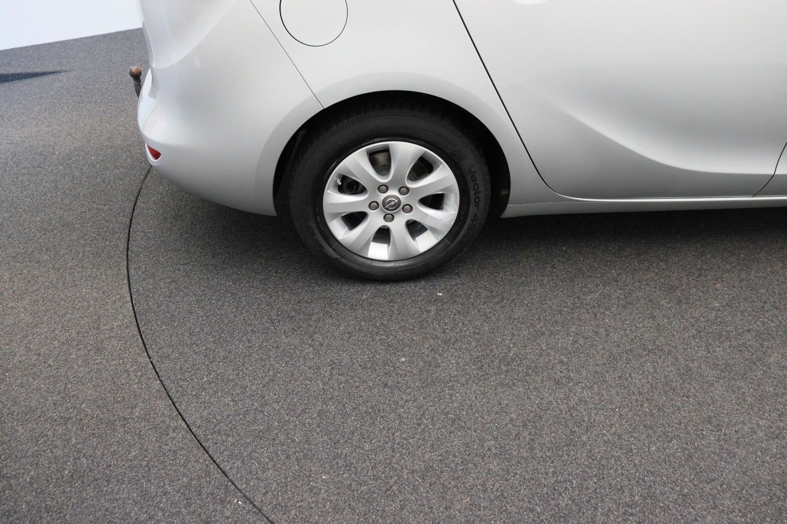 Fahrzeugabbildung Opel Zafira C 1.4 Tourer Active NAVI SHZ 7-Sitzer