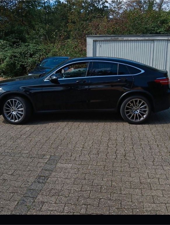Image of Mercedes-Benz GLC 300