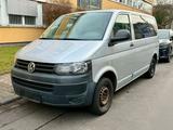 Volkswagen Vw T5 Transporter 9 Sitze Euro5 Baujahr 20... - VW T5 Transporter Gebrauchtwagen in Frankfurt