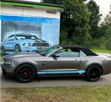 Ford Mustang - Ford Mustang mit Benzin-Antrieb: Cabrio