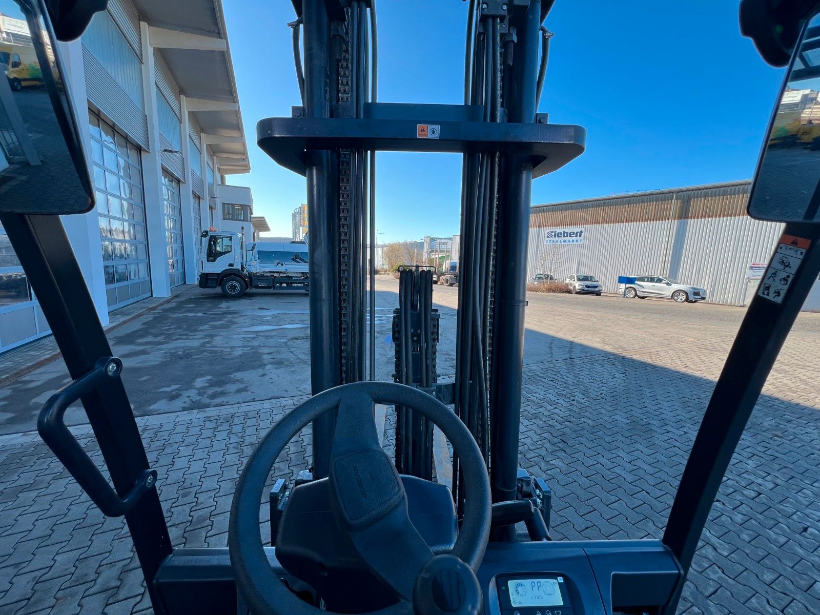 Fahrzeugabbildung Doosan B50XC-7 / nur 230h! / SS / Zinkenverstellung