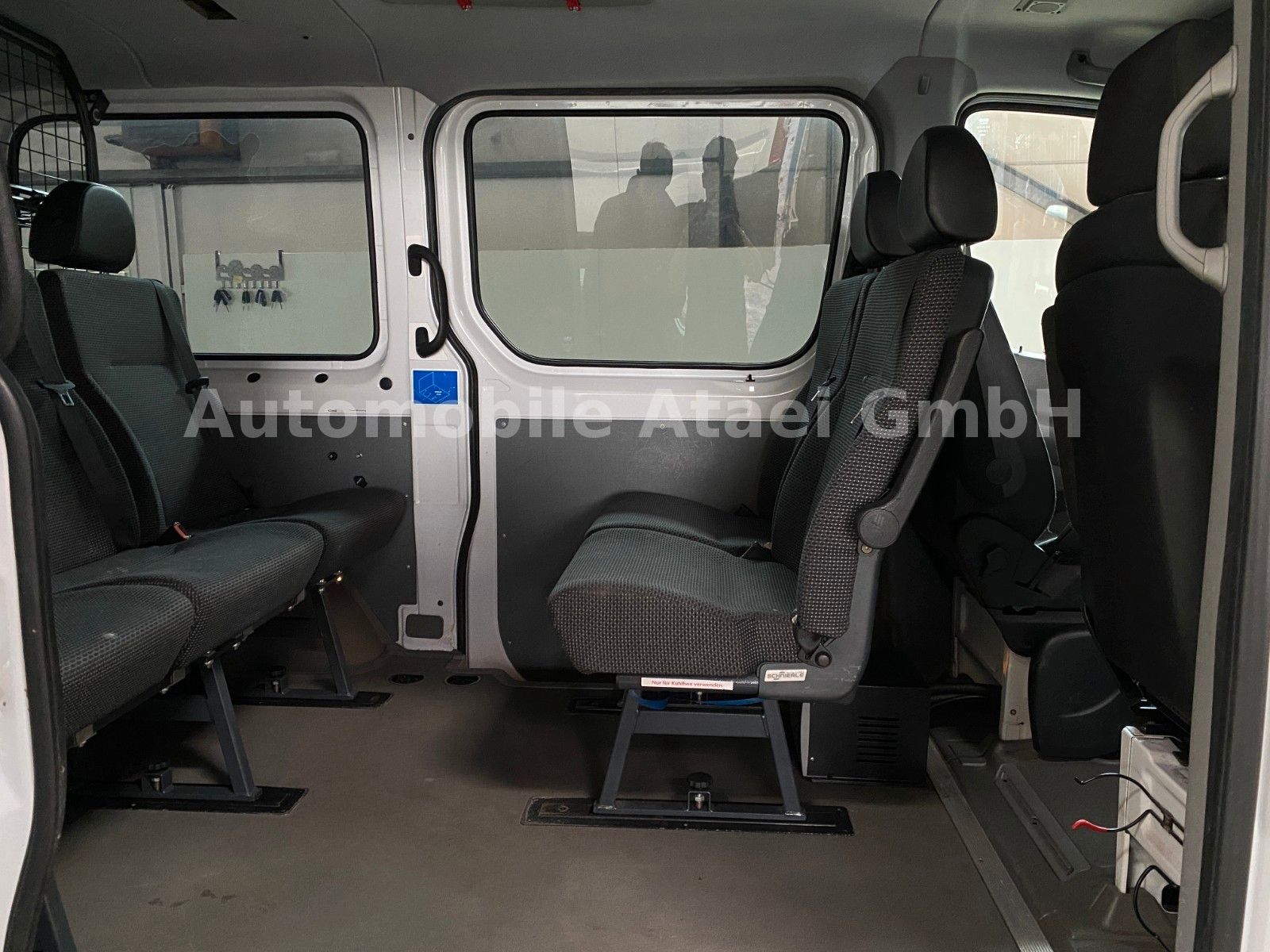 Fahrzeugabbildung Mercedes-Benz Sprinter 316 Behörde/ Camper 7-Sitze (0509)