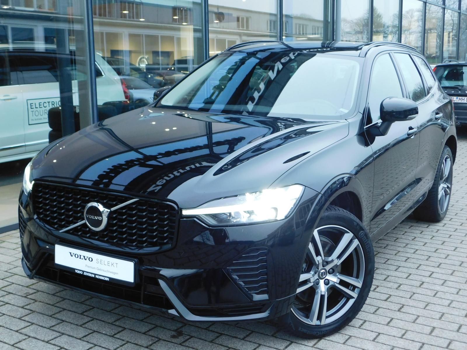 Fahrzeugabbildung Volvo XC60 B4 D Plus Dark