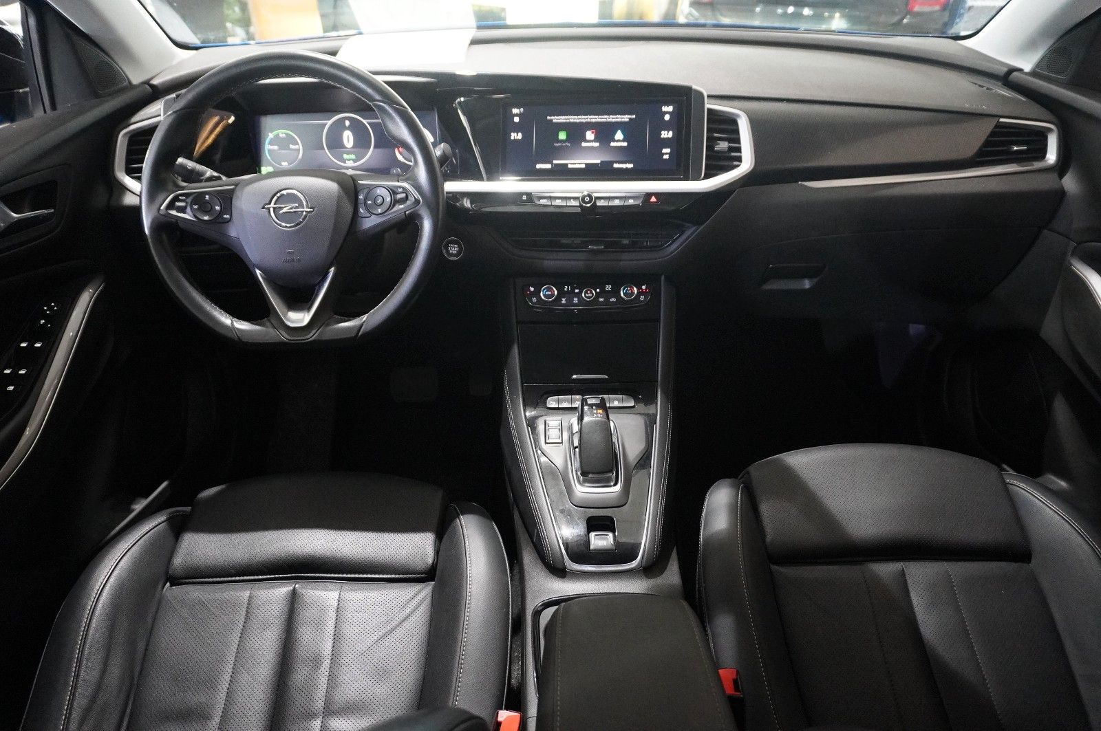 Fahrzeugabbildung Opel Grandland (X) 1.6 HYBRID 4X4 ULTIM. NAVI/360°/SH