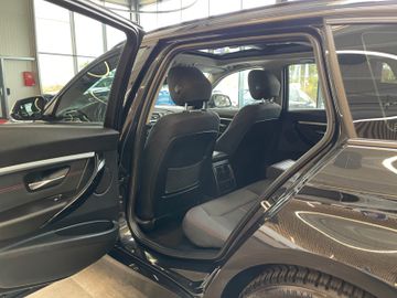 BMW 335d xDrive Aut. Sport Line *LED*NAVI*AHK*HUD*