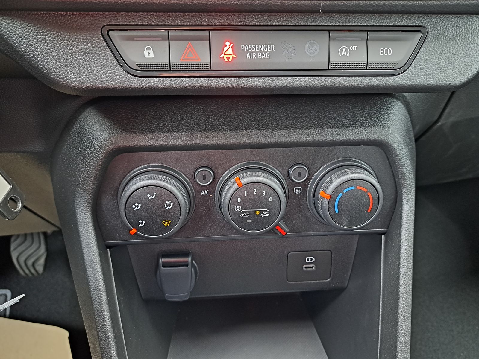 Fahrzeugabbildung Dacia Sandero Stepway Expression SITZHEIZUNG KAMERA