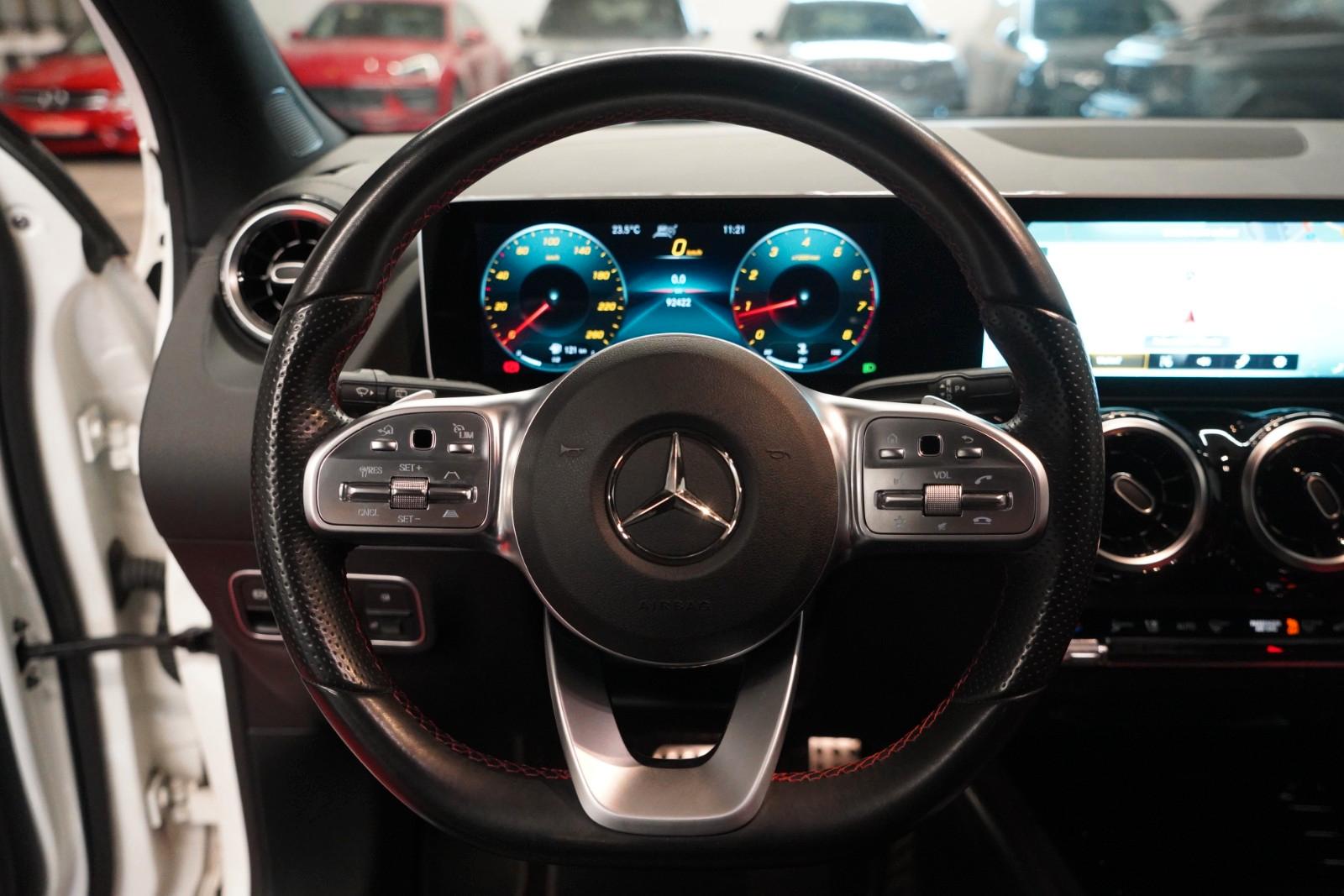 Mercedes-Benz GLA 200 AMG *2.Hand*Unfallfrei*Keyless Go*Pano*