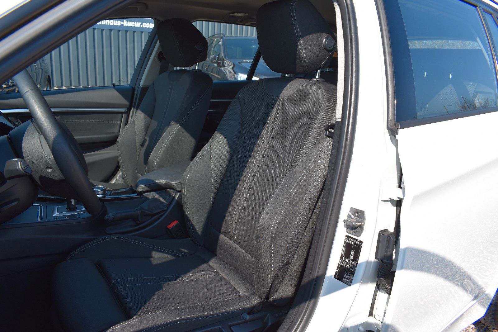 Fahrzeugabbildung BMW 320 d Touring Sport Line Automatik AHK