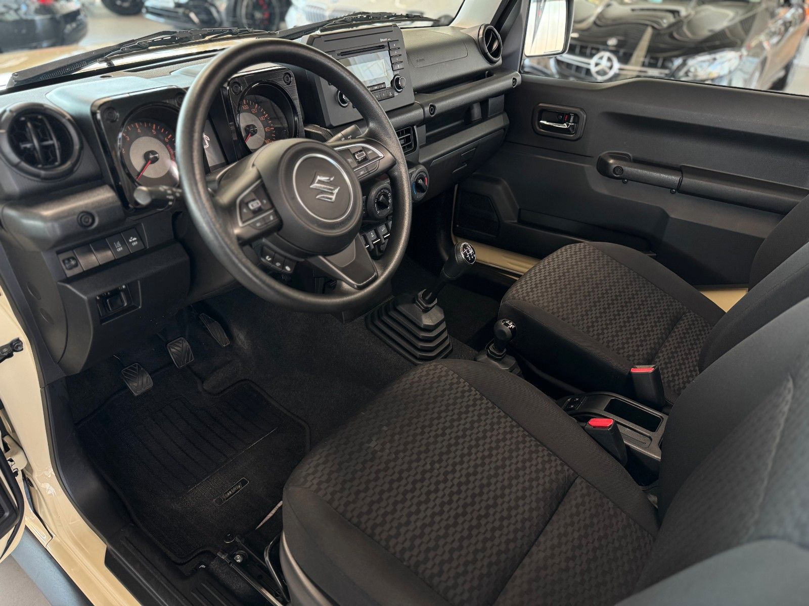 Fahrzeugabbildung Suzuki Jimny 1.5 Comfort AllGrip NFZ Klima Sitzheizung