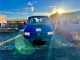 Volkswagen T4 andere - blaue Volkswagen T4 andere