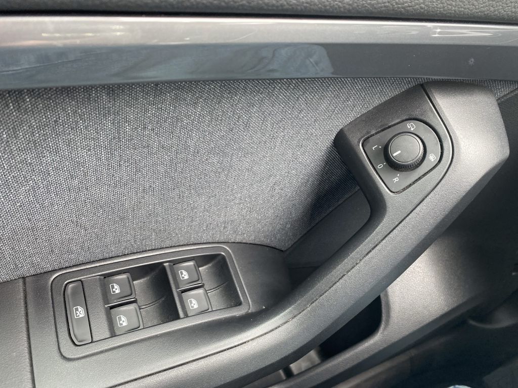 Fahrzeugabbildung SEAT Ateca 1.5 TSI ACT OPF Style *Navi*Sitzh.*Allwett