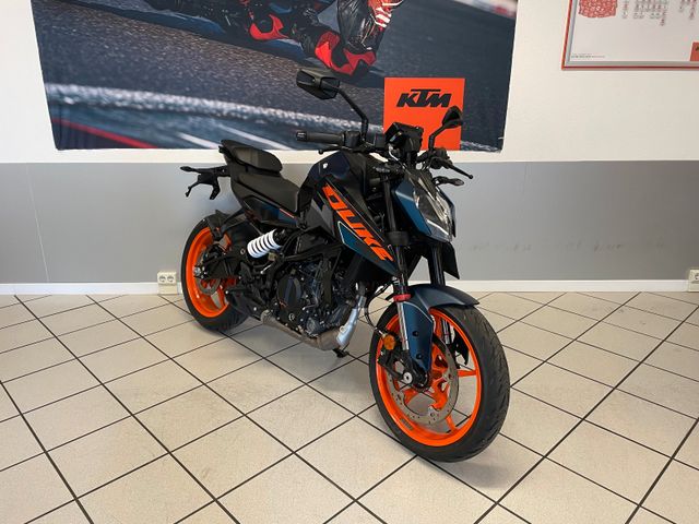 KTM 125 Duke  2024  " KÖSTLER KTM QUICKSHIFTER+"