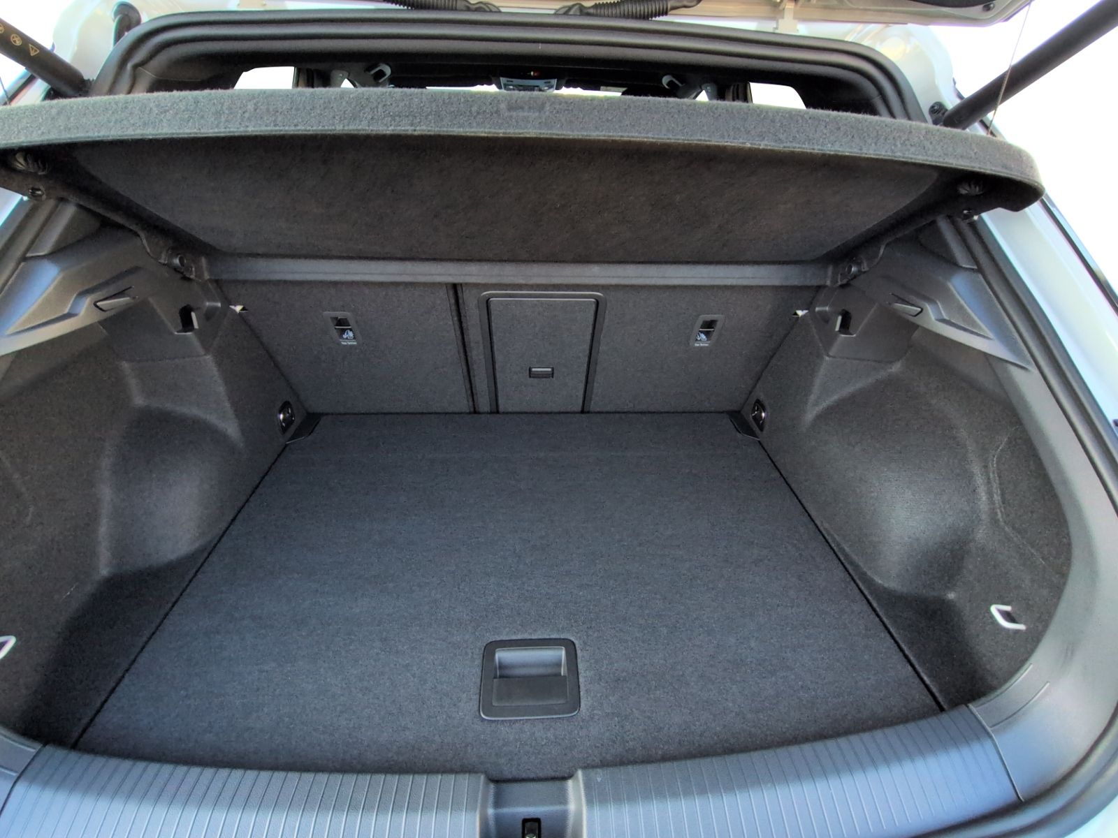 T-Roc 1.5 TSI DSG R Line ACC+KAMERA+APP