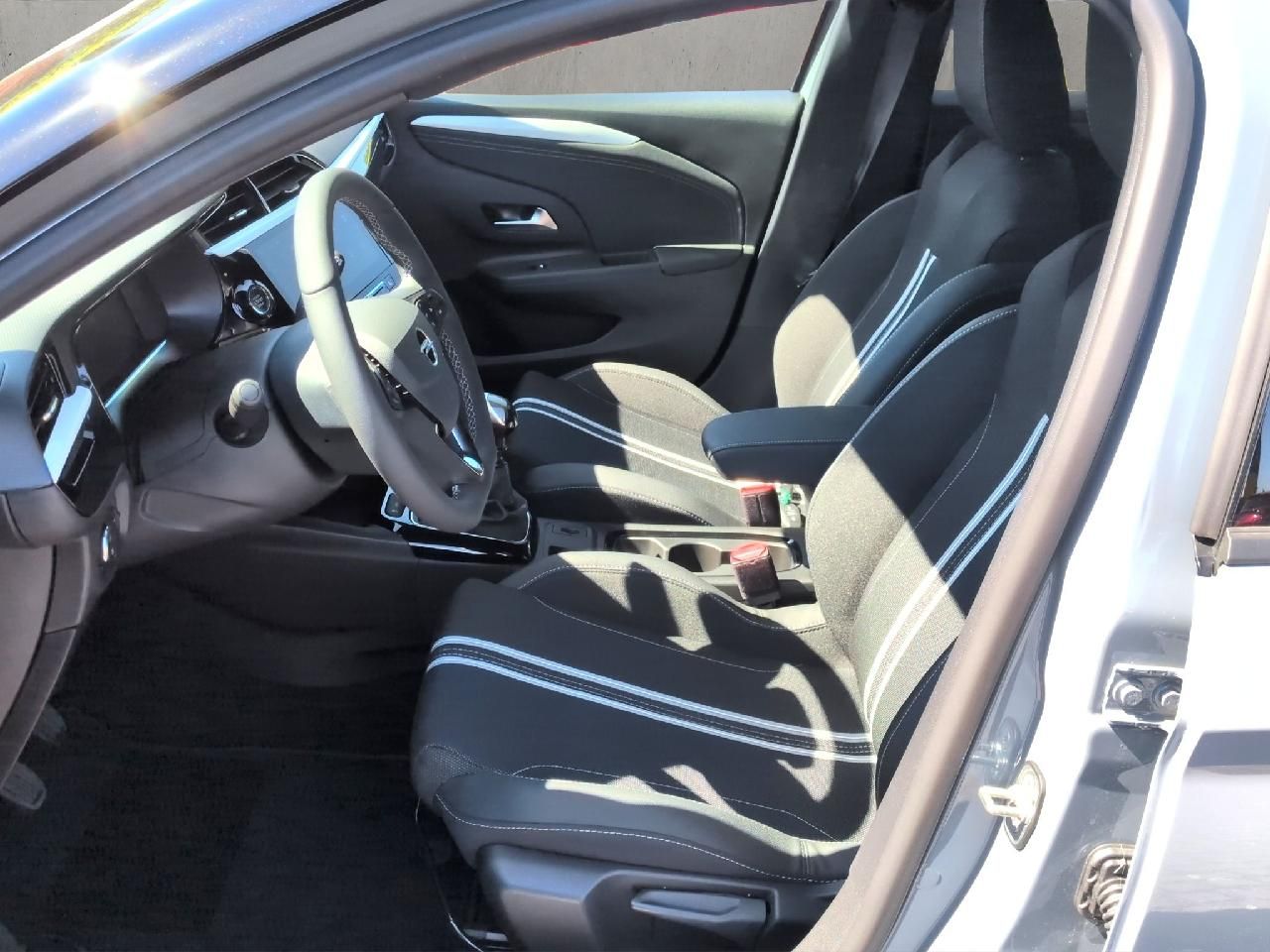 Fahrzeugabbildung Opel Corsa F 1.2T GS - LED, Navi, Sitzhzg, Lenkradhzg