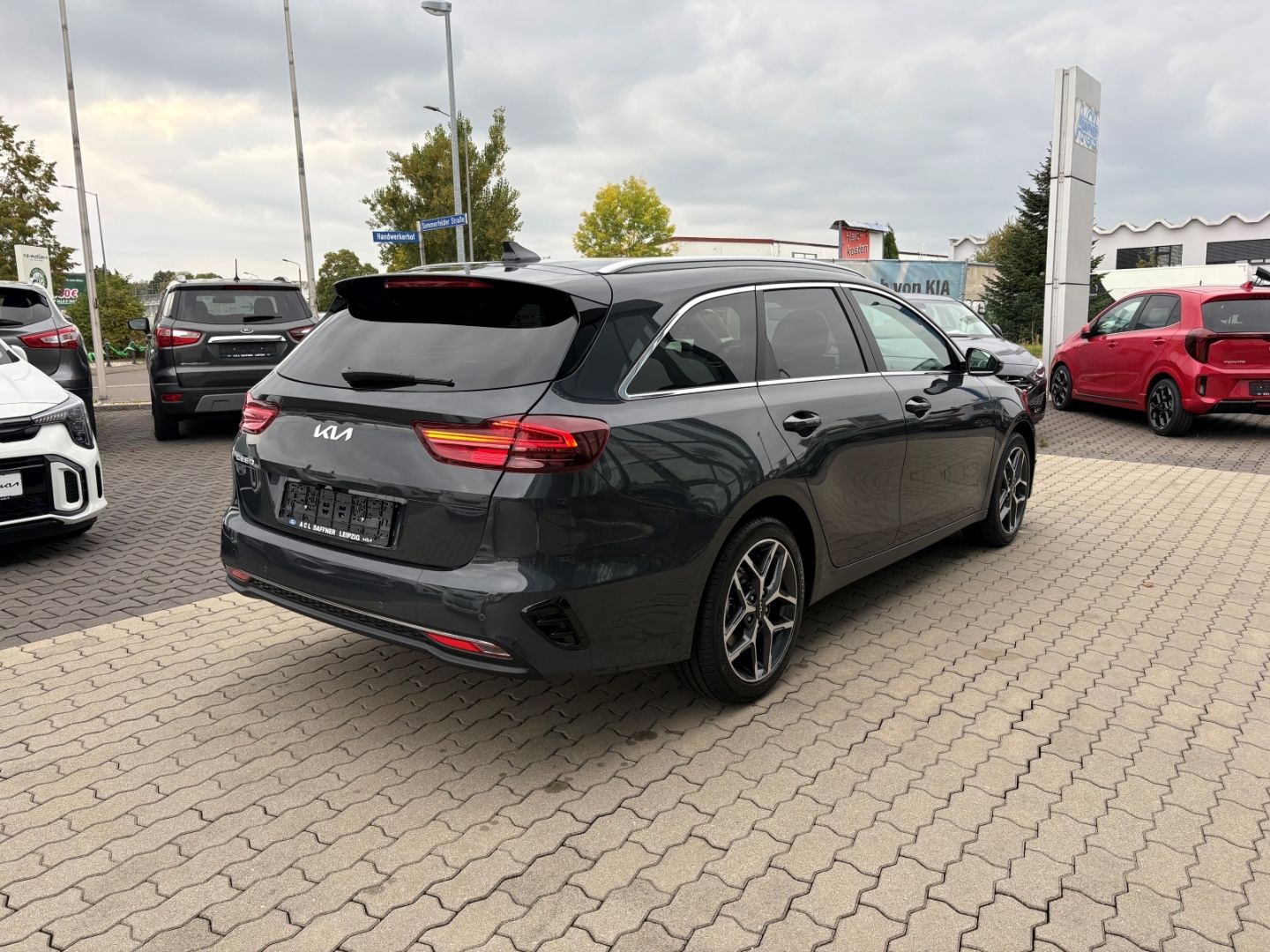 Fahrzeugabbildung Kia Ceed_sw Ultimate 1.5 T-GDI Mild-Hybrid P8, P9