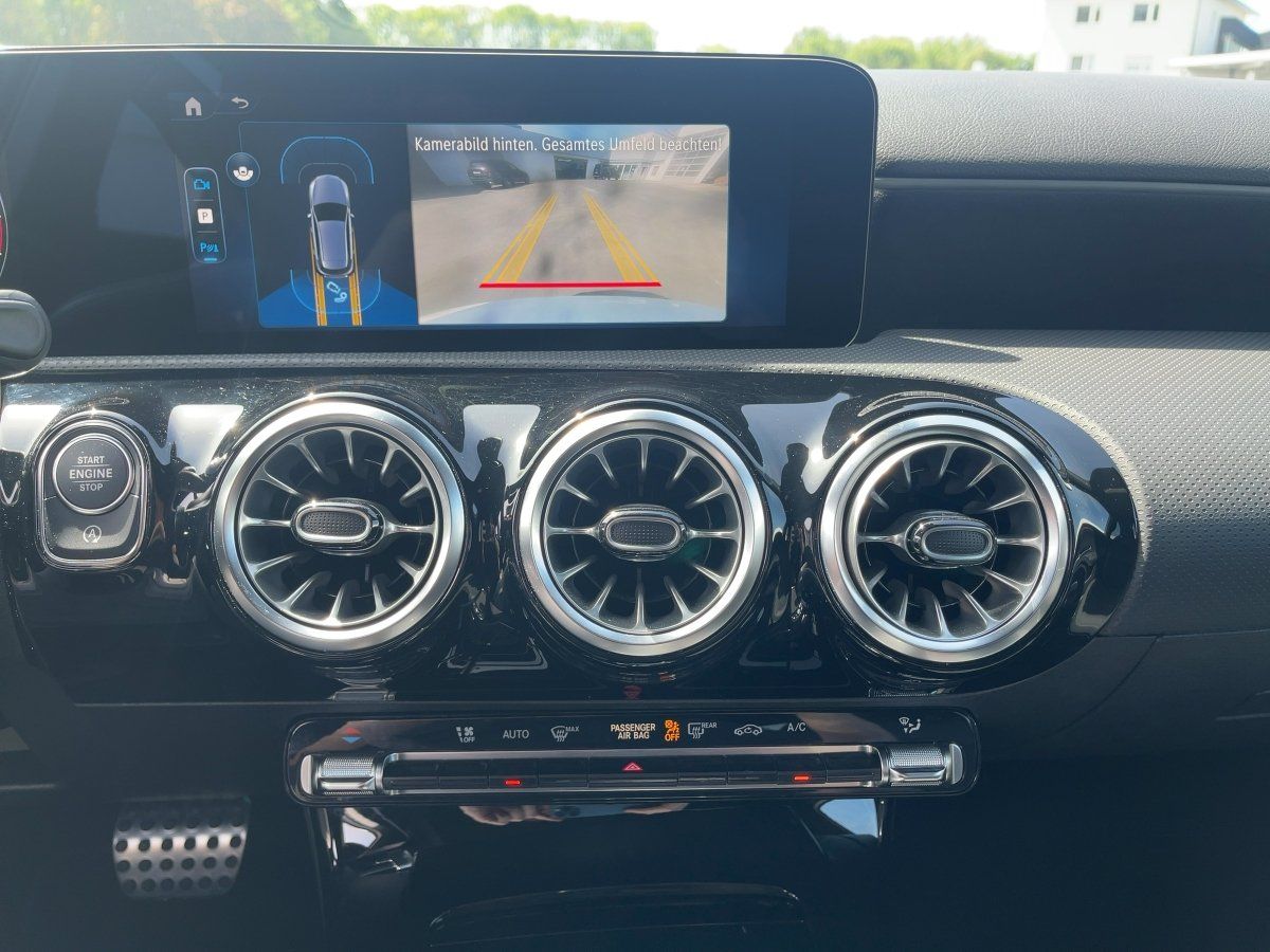 Fahrzeugabbildung Mercedes-Benz A 180 d AMG/Kamera/LED/AHK