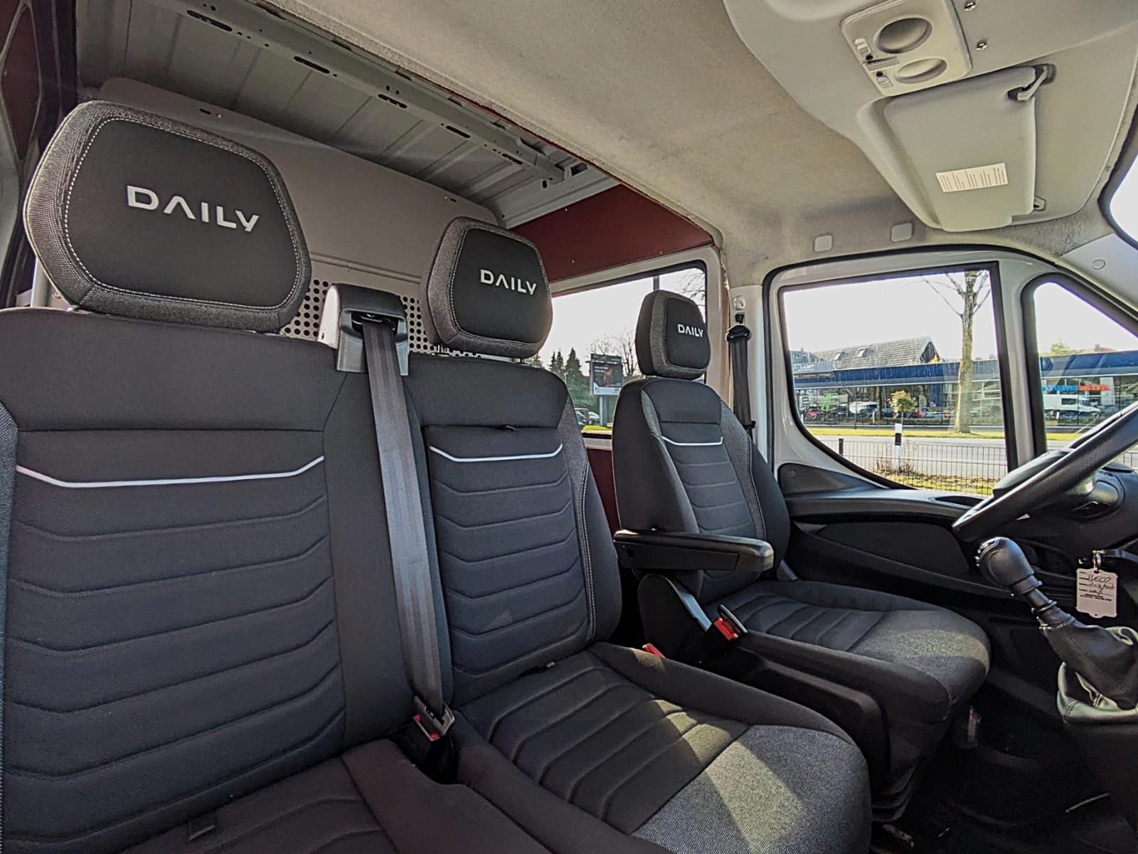 Iveco Daily DOKA KASTEN 6 SITZE KLIMA NAVI STANDH. CAM