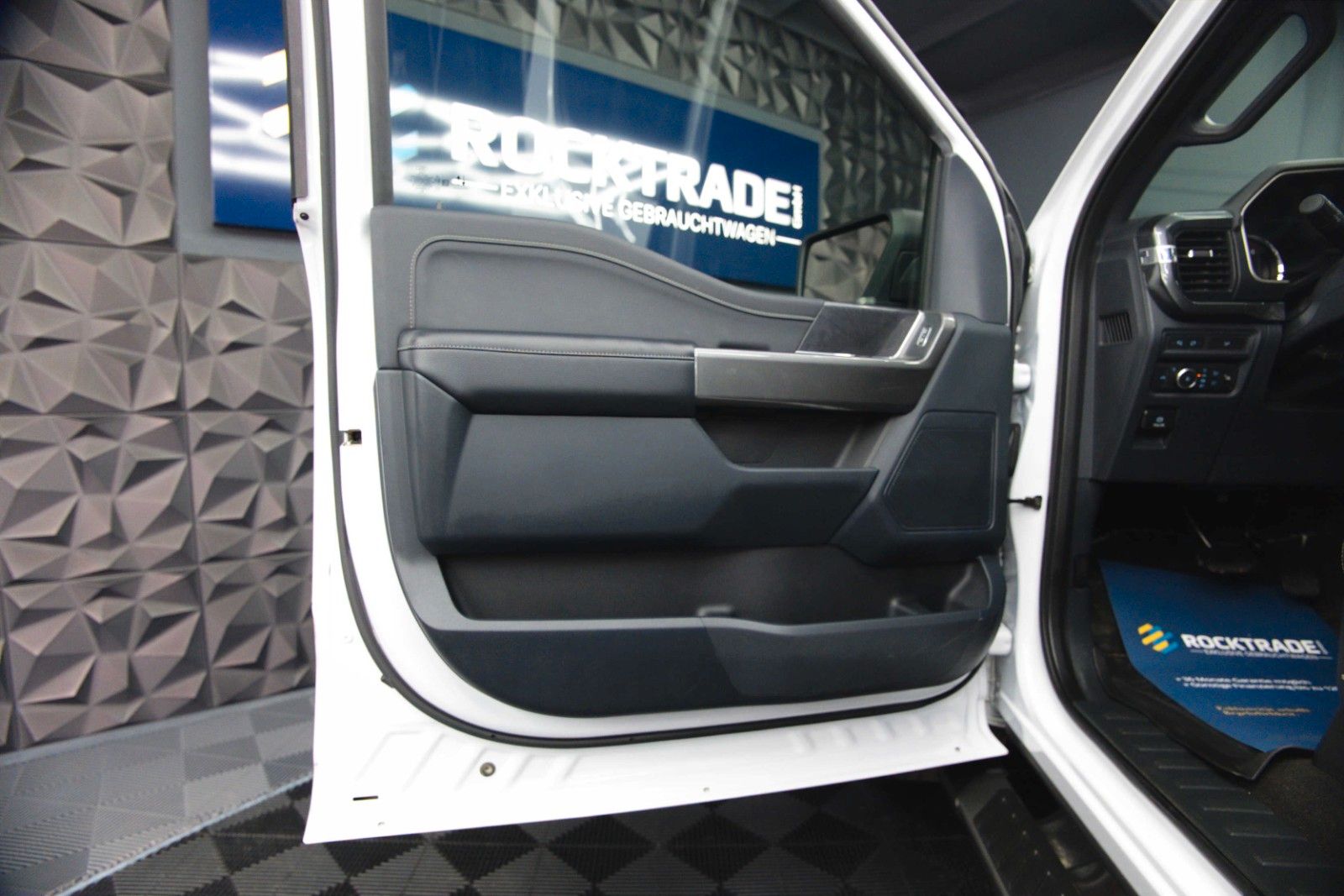 Fahrzeugabbildung Ford F150 5.0L V8 4x4 Offroad SuperCrew RAPTOR 19%