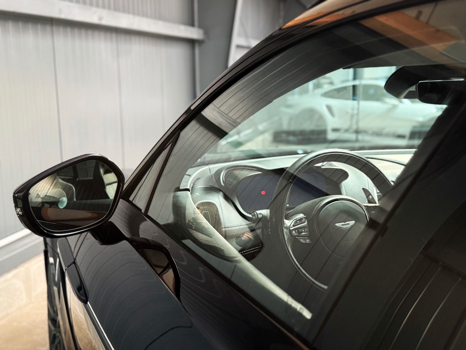 Fahrzeugabbildung Aston Martin DBX 4.0 V8 DBX707 + 2.Hand + Top Geplfegt