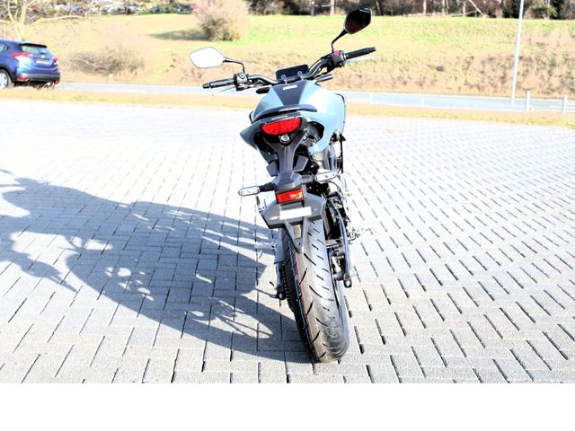 Honda CB125R