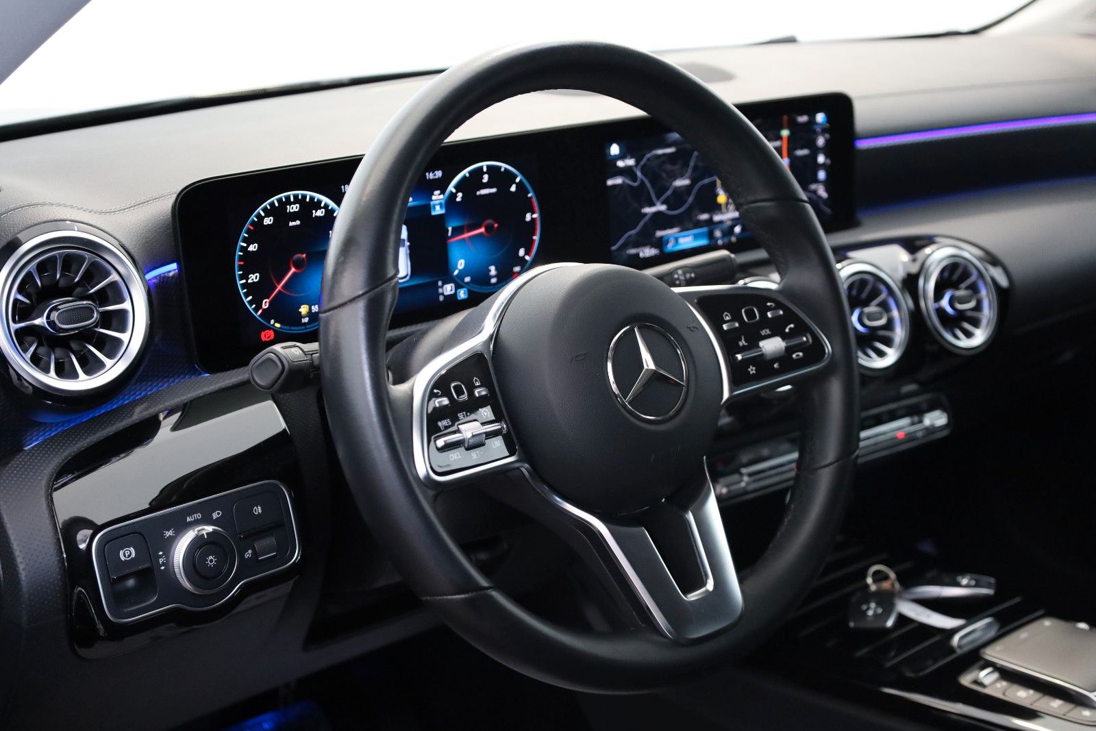Fahrzeugabbildung Mercedes-Benz CLA 220d SB Progressive,SH,Navi,LED,Kamera +WR