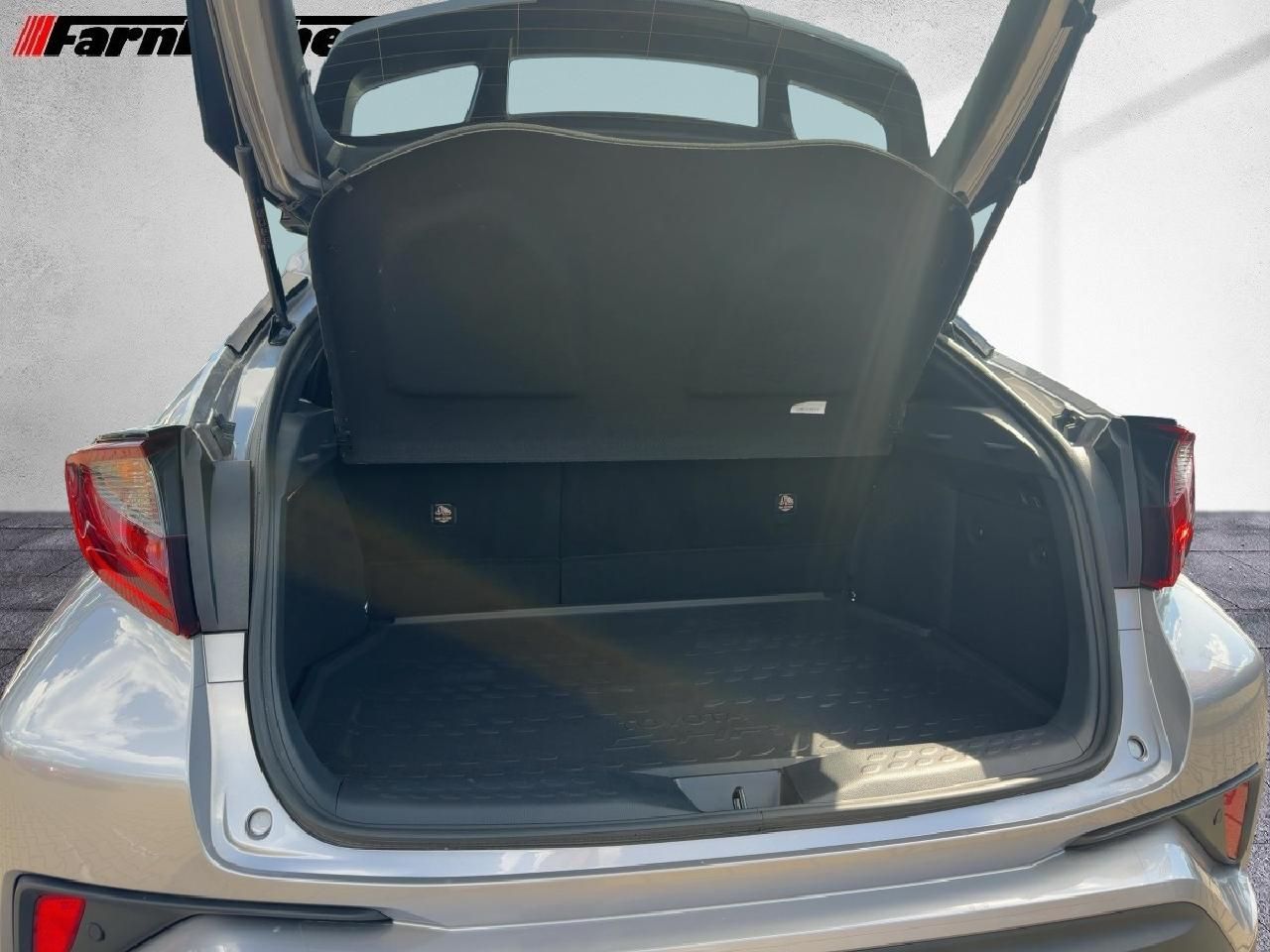 Fahrzeugabbildung Toyota C-HR 2,0 Hybrid Team D *Comfortpaket*