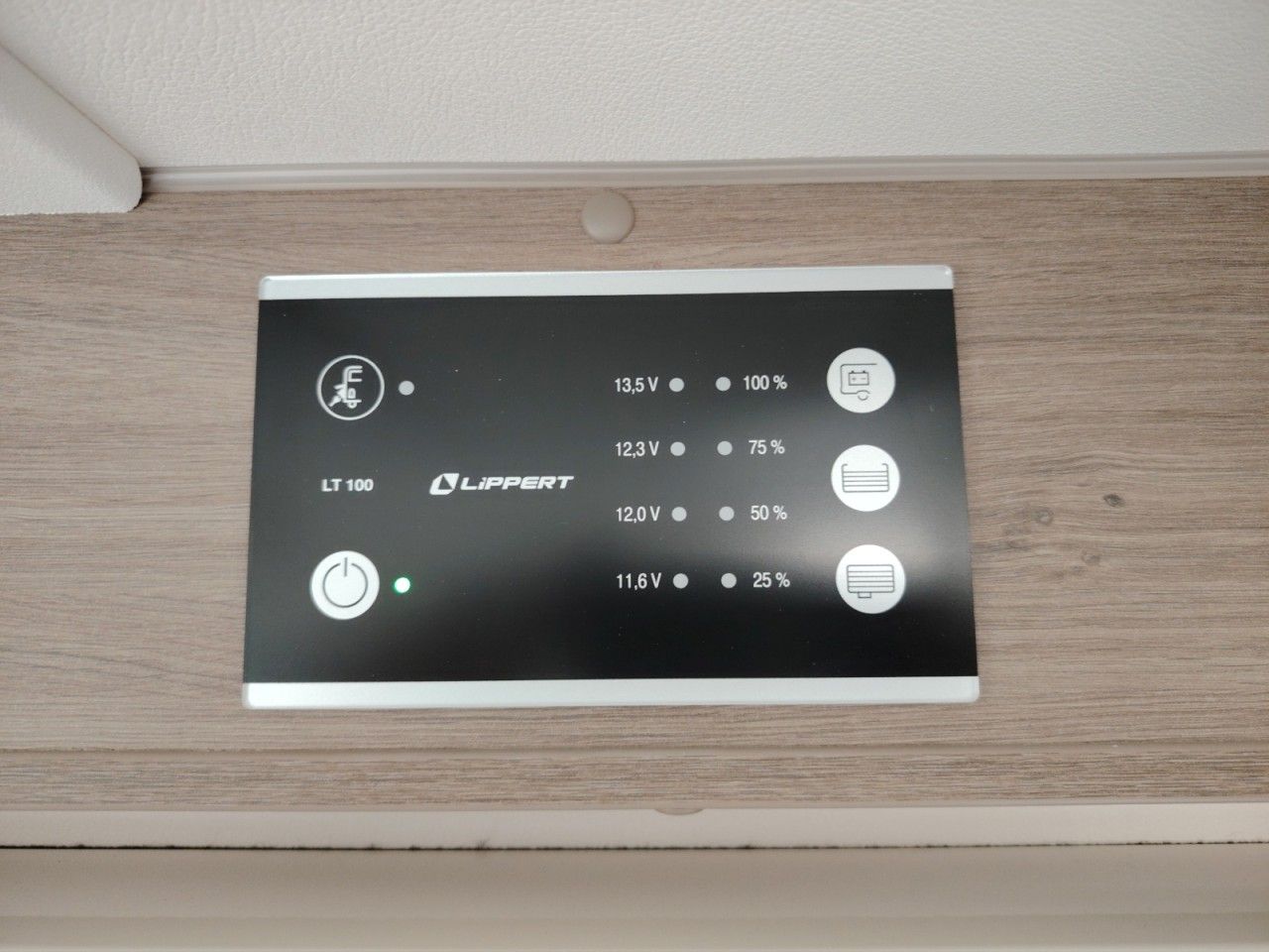 Fahrzeugabbildung Carado V337 PRO+ Automatik Markise Klima Fenster el.