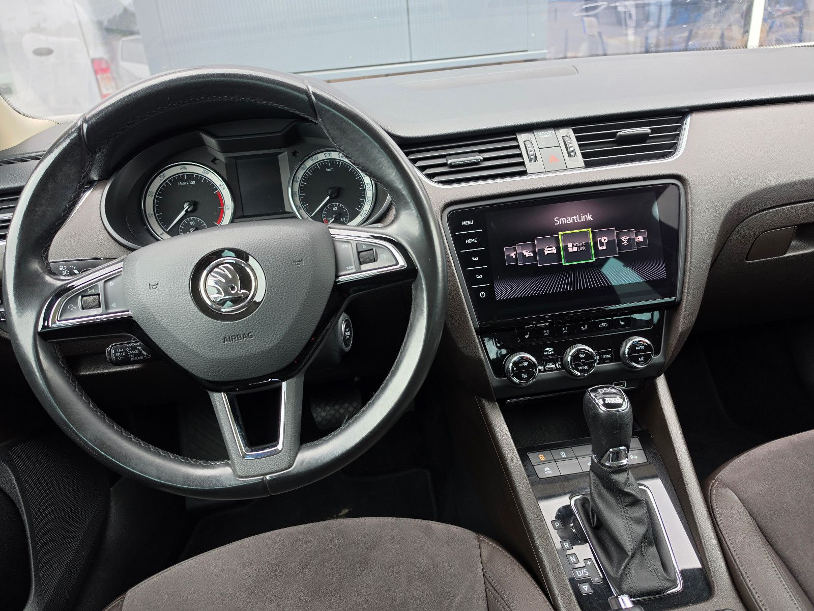 Skoda Octavia 2.0 L&K 4x4 TÜV Neu/Scheckh./LED/Pano. foto 20